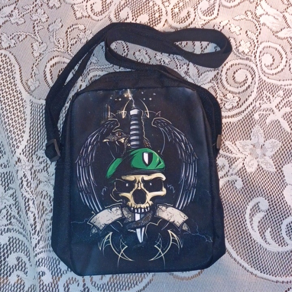 NEW! Skull Cross Body Bag 5115